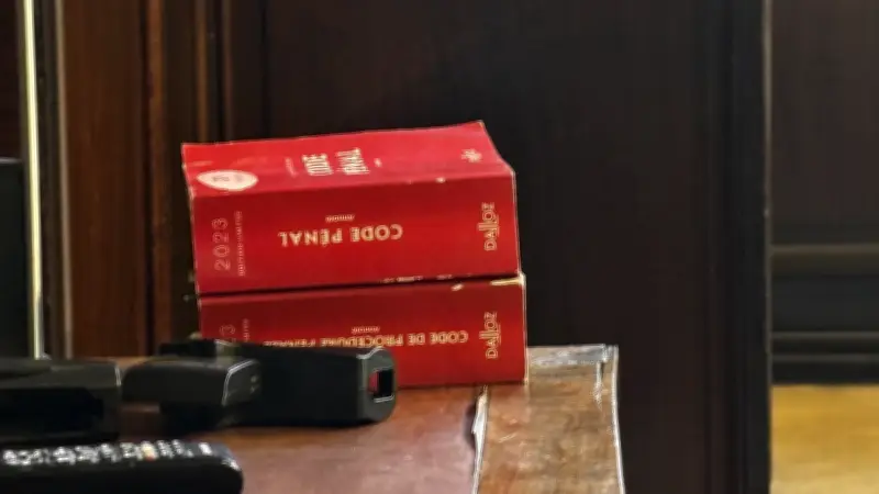 Procès reporté à Nîmes : un prévenu ivre pour agression sexuelle