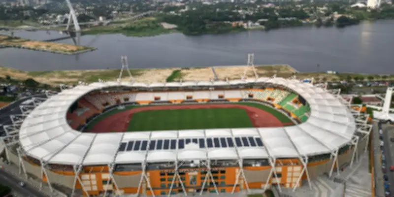 PSG-OL : La finale de la Coupe de la Ligue à Abidjan suscite la polémique