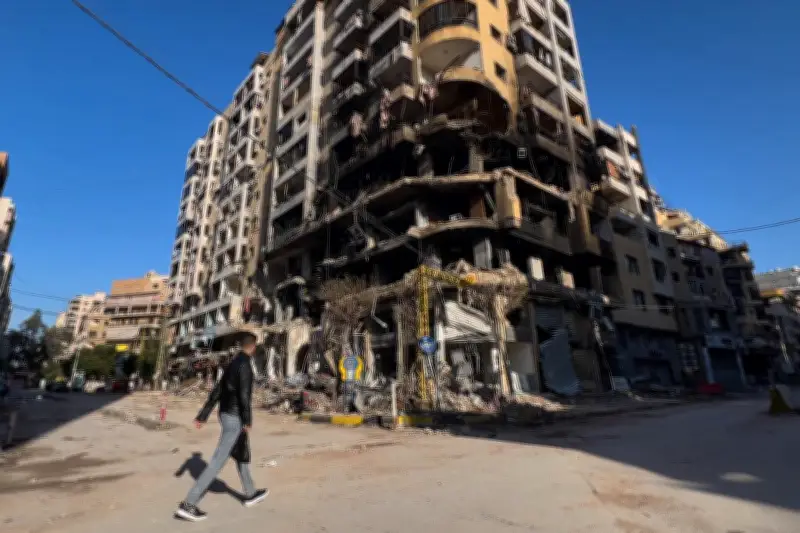 Rafales à Beyrouth, accord UE-Australie et cyberattaque contre des enseignants français