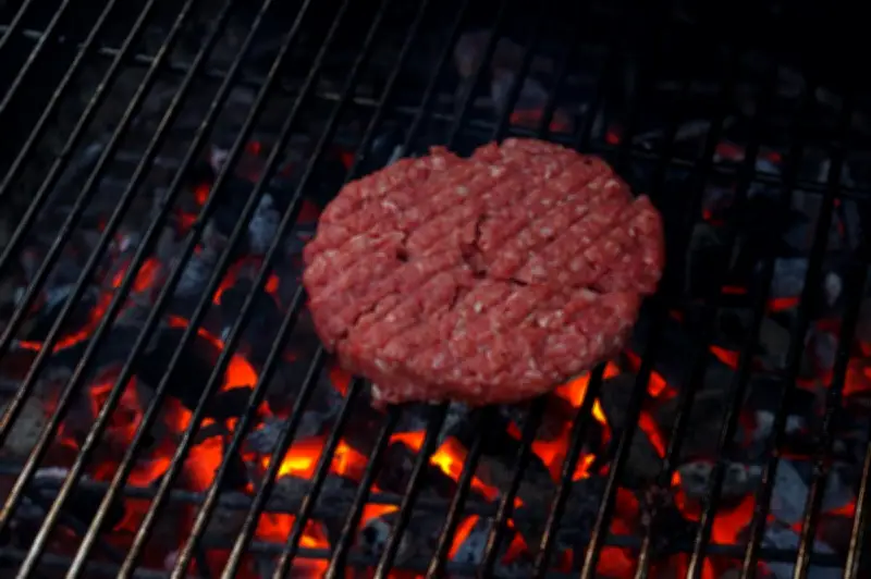 Rappel de viande chez Aldi : des steaks contaminés à l'E. coli, que faire ?