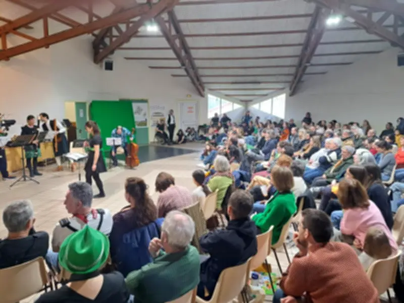 Réaup-Lisse célèbre la Saint-Patrick avec succès grâce à l'École de musique et de danse de l'Albret