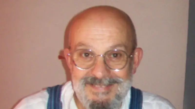 René Stipa ouvre sa cave à vins à Villeneuve-lès-Avignon avec une approche éthique