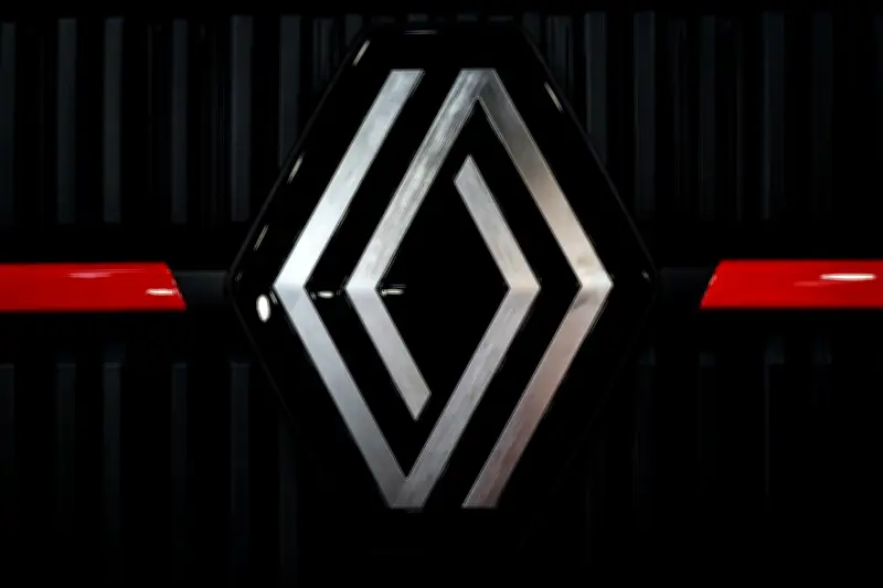 Renault annonce la fin des ventes de voitures thermiques en Europe pour 2030
