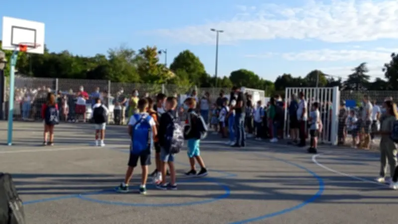 Rentrée scolaire sereine à Saint-Privat-des-Vieux avec trois groupes scolaires mobilisés