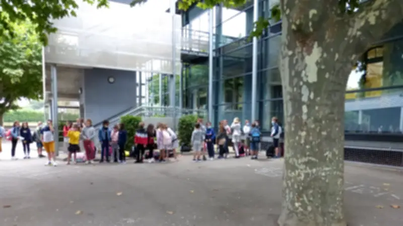 Rentrée scolaire sous protocole sanitaire à l'école publique du Cernon en Aveyron