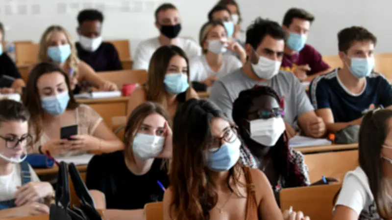 Rentrée étudiante post-Covid : entre espoir de normalité et précarité persistante