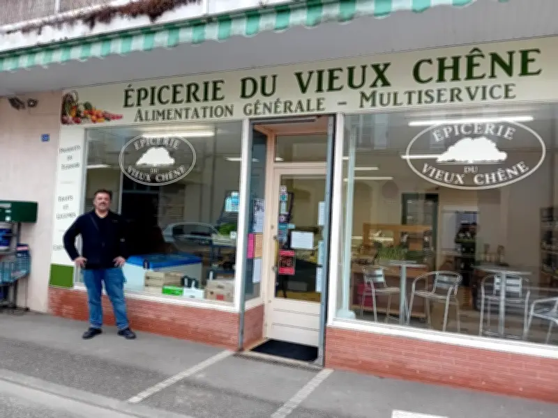 Reprise de l'épicerie du village par Ivan Staub et son épouse avec produits locaux