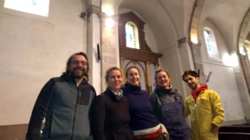 Restauration des vitraux de Soubès : un chantier dévoile leurs origines historiques
