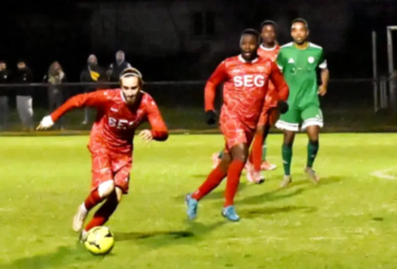Régional 3 : Thenon et Sarlat au coude-à-coude, Montpon double Bergerac