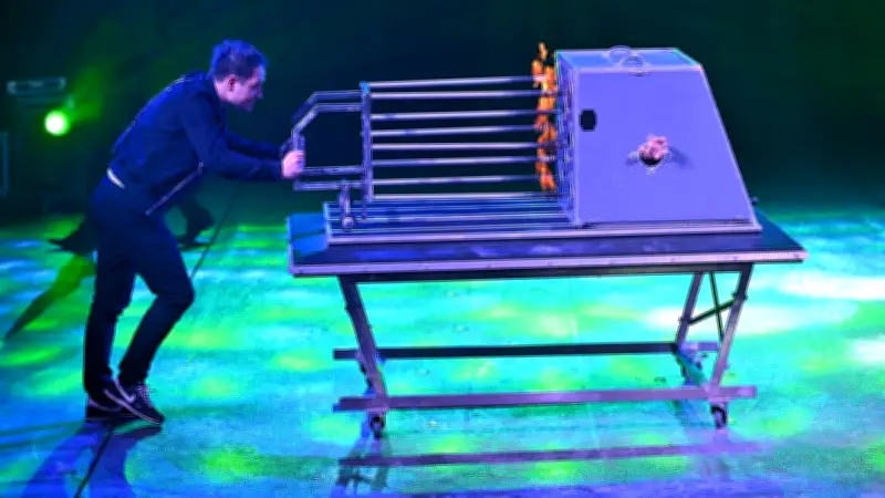 Éric Lee déploie son spectacle de magie au pied des Cévennes