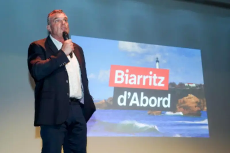 Richard Tardits présente son programme municipal pour Biarritz, axé sur l'économie du sport