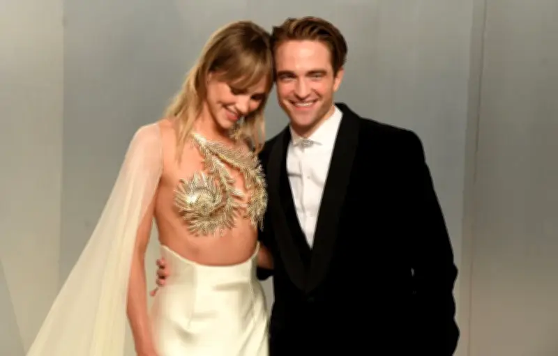 Robert Pattinson et Zendaya évoquent des mariages secrets lors de la première de The Drama