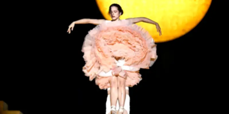 Rosalia à Lyon pour le premier concert de sa tournée mondiale : une cathédrale musicale