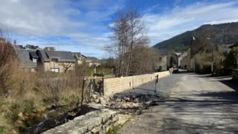 Rue de la Condamine à Chanac : des travaux d'élargissement pour fluidifier la circulation