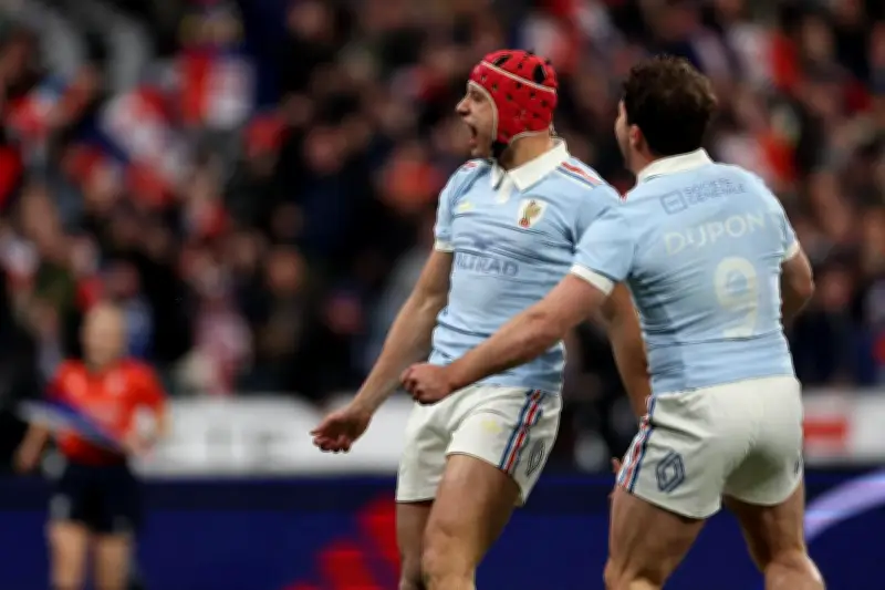 Rugby : L'Angleterre domine la première mi-temps du Crunch face à la France