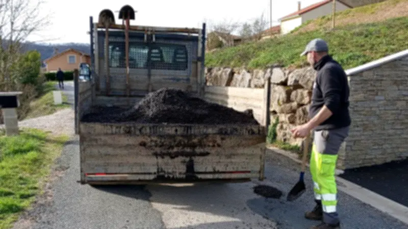 Saint-Affrique : les services municipaux réparent la voirie endommagée par les intempéries