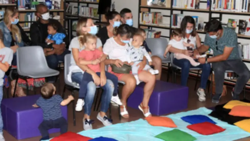 Saint-Aunès offre un livre aux 66 nouveau-nés de 2020 lors d'une cérémonie à la médiathèque