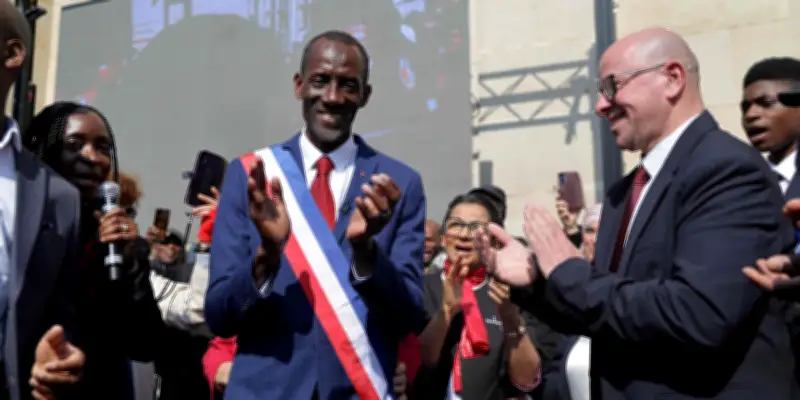 Saint-Denis : l'installation houleuse du conseil municipal après l'élection de Bally Bagayoko