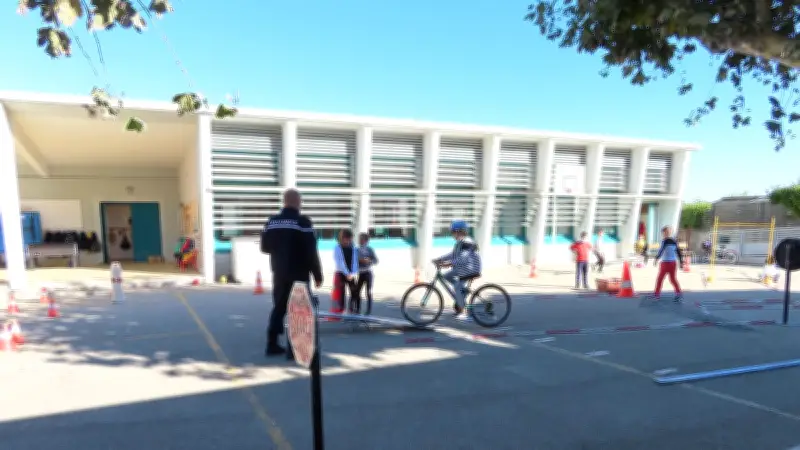 Saint-Dionisy : Les écoliers formés au Code de la route par la gendarmerie