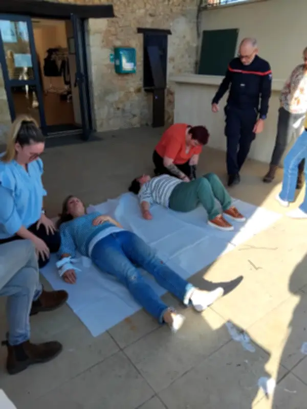 Saint-Félix-de-Villadeix forme ses citoyens aux premiers secours avant la randonnée