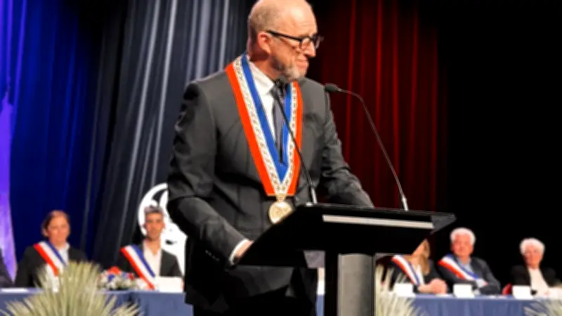 Saint-Gély-du-Fesc : Éric Stéphany élu maire, une passation solennelle et chaleureuse