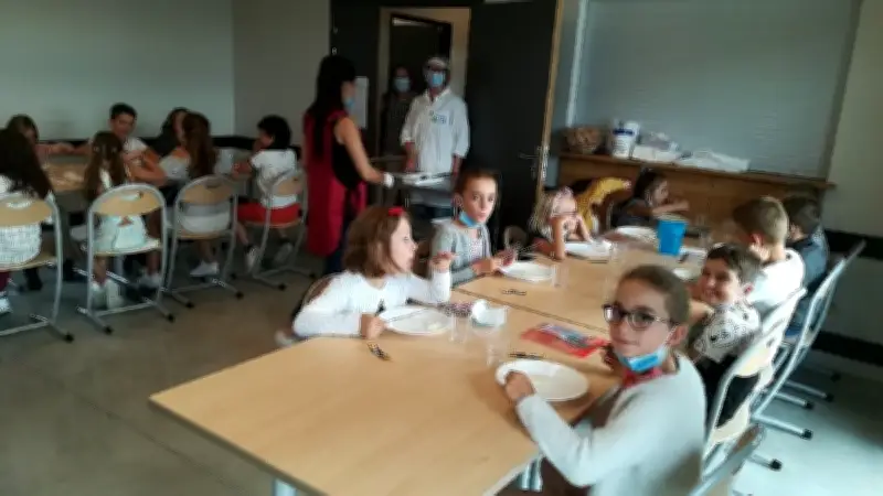 Saint-Jean-de-Serres inaugure sa nouvelle cantine scolaire pour la rentrée