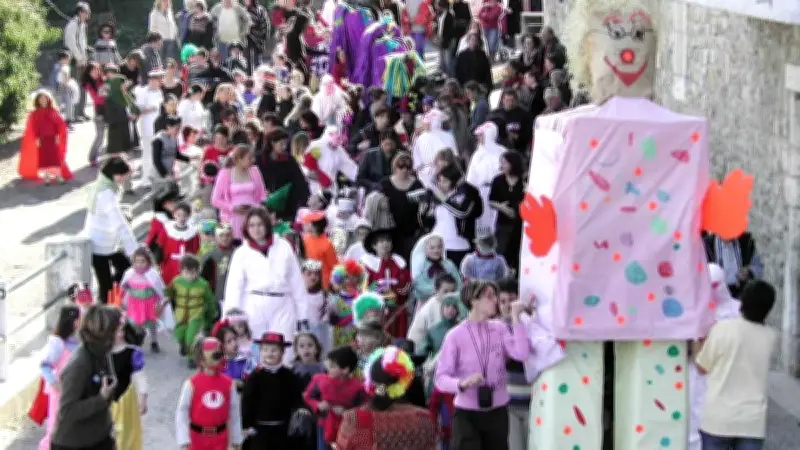 Saint-Julien-de-Peyrolas : le carnaval des écoliers illumine le village ce samedi