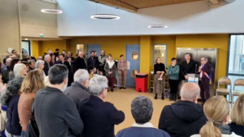 Saint-Julien-les-Rosiers inaugure une cantine scolaire moderne pour 330 élèves