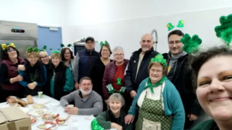 Saint-Patrick à Valros : Les Amis de la Tour préparent une fête verte et conviviale