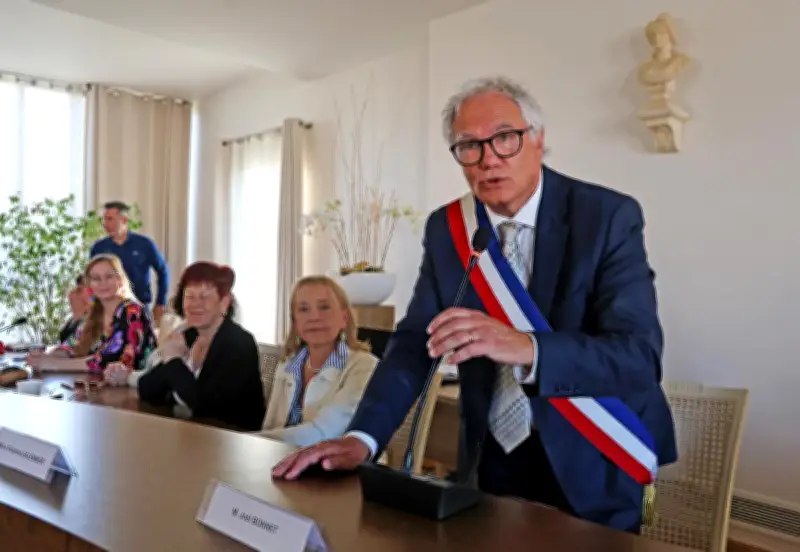 Saint-Pierre-du-Mont : Joël Bonnet réélu maire avec une majorité renforcée