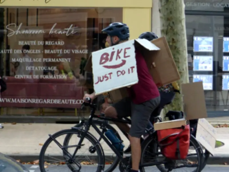 Saintes : les candidats à la mairie interrogés sur une piste cyclable stratégique