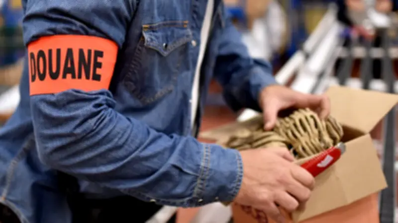 Saisie massive de LSD dans un bus au tunnel du Mont-Blanc : 2 000 doses découvertes