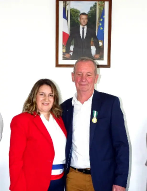 Sandrine Casini élue maire dans une cérémonie émouvante à la halle comble