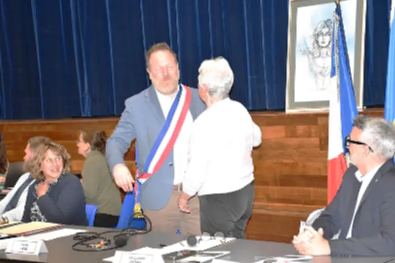 Sanguinet : Fabien Lainé réélu maire avec 20 voix, installation d'un conseil municipal renouvelé