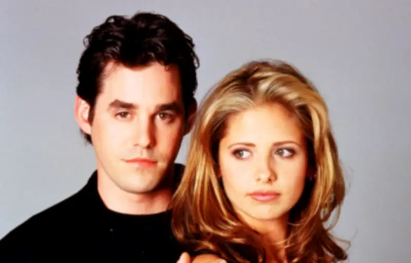 Sarah Michelle Gellar rend hommage à Nicholas Brendon, décédé à 54 ans