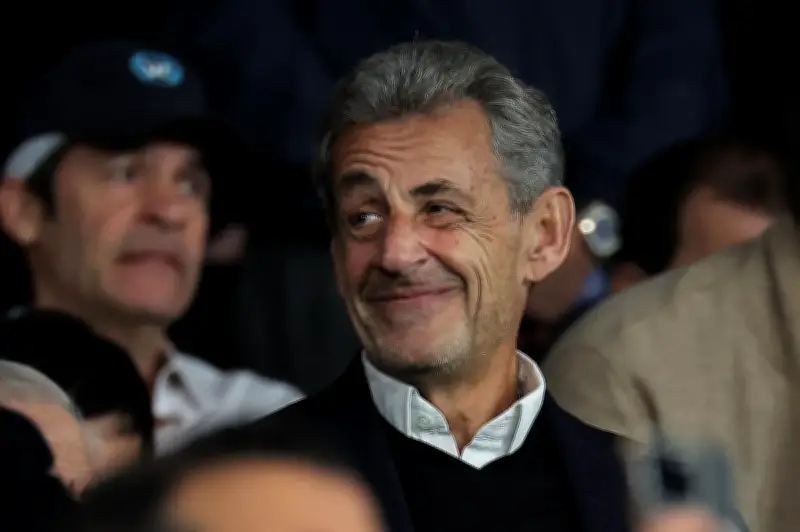 Sarkozy demande la fusion de ses peines : décision attendue lundi au tribunal