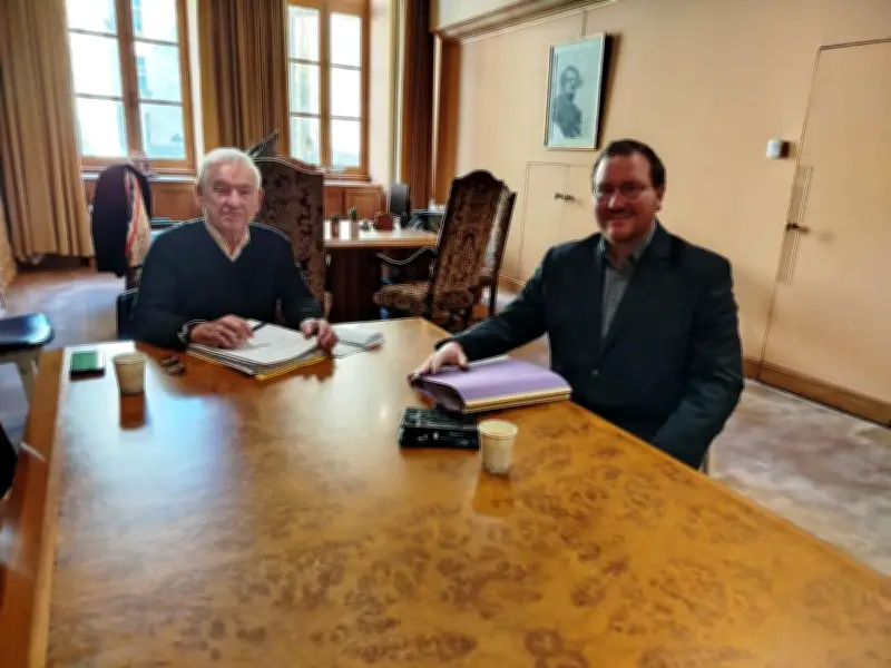 Sarlat : transmission de pouvoir entre l'ancien et le nouveau maire avant l'élection