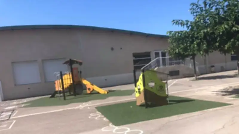 Sauvian : Cinq nouveaux modules de jeux installés dans la cour de l'école maternelle