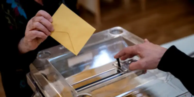 Sébastien Lecornu défend sa méthode du compromis après des municipales sans vainqueur clair