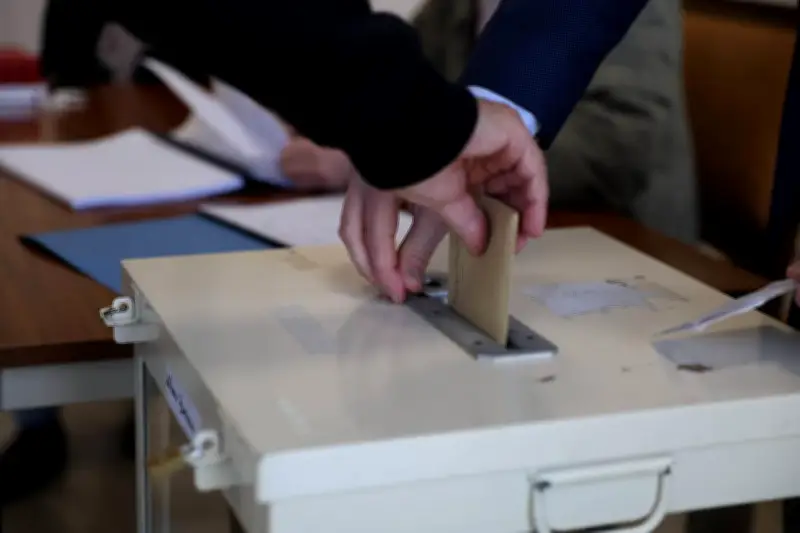 Scrutin local en Serbie : heurts et polarisation face au mouvement étudiant