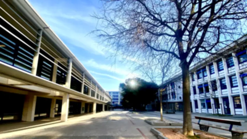 Sécurité renforcée au lycée Joliot-Curie de Sète avec fouilles de sacs et patrouilles policières