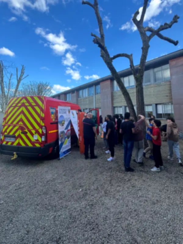 Sensibilisation aux métiers de la santé et du secours pour 90 collégiens montois