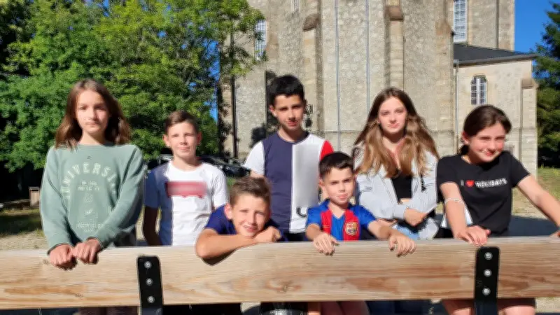 Sept amis perpétuent leur tradition de vacances annuelles à Dourbies