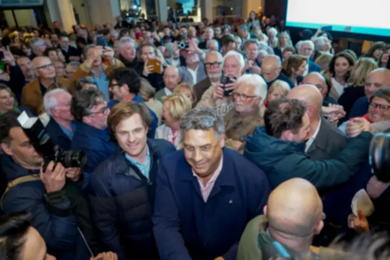 Serge Blanco, ex-rugbyman, remporte la mairie de Biarritz avec 42% des voix