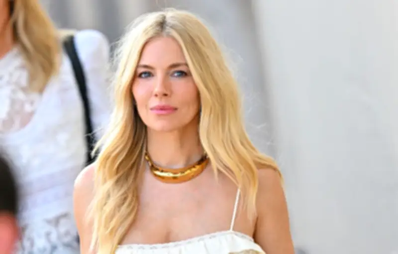Sienna Miller attend son troisième enfant et dénonce les préjugés sur les couples avec femme plus âgée