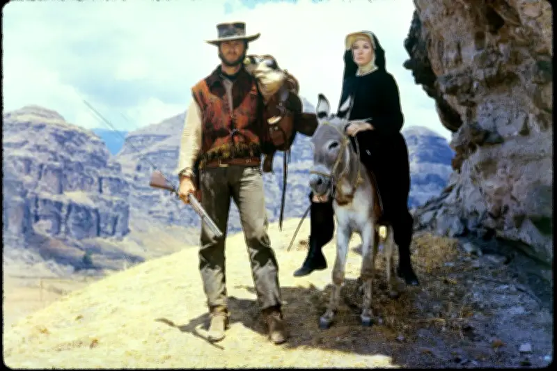 « Sierra torride » : Shirley MacLaine éclipse Clint Eastwood dans un western décalé
