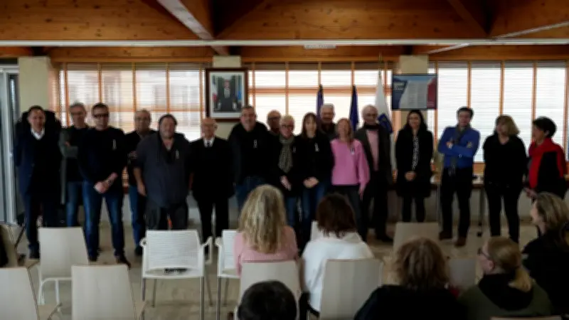 Six agents municipaux de Palavas-les-Flots honorés lors d'une cérémonie officielle
