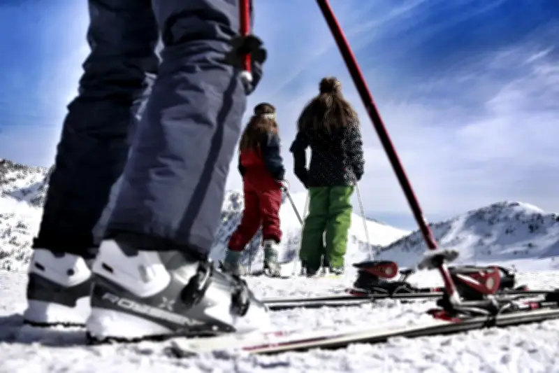 Ski nocturne interdit : les gendarmes alertent sur les dangers mortels dans les stations