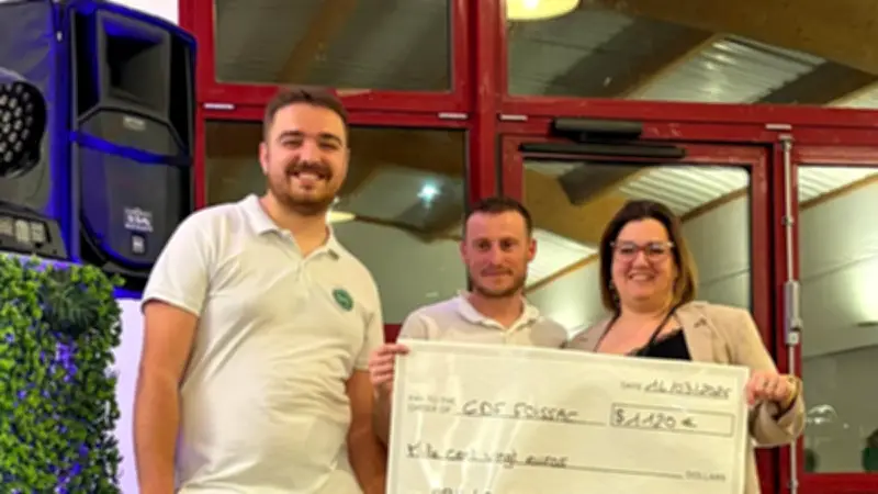 Soirée aligot réussie à Foissac : un chèque pour l'APE et une salle comble