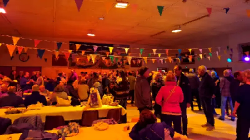 Soirée Bal'Hiverne à Alzon : une affluence remarquable pour un événement convivial